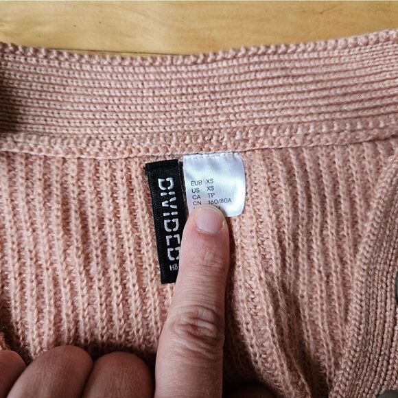 Divided Pink V-Neck Cropped Sweater - Picture 2 of 8